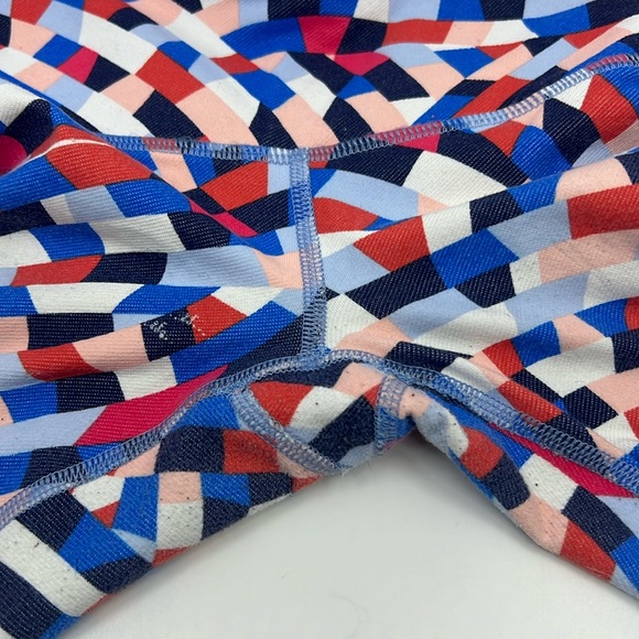 Lululemon Size 2 Multicolor Geometric Leggings - Picture 3 of 6